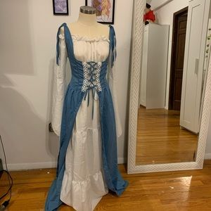 BEAUTIFUL RENAISSANCE DRESS (HALLOWEEN)